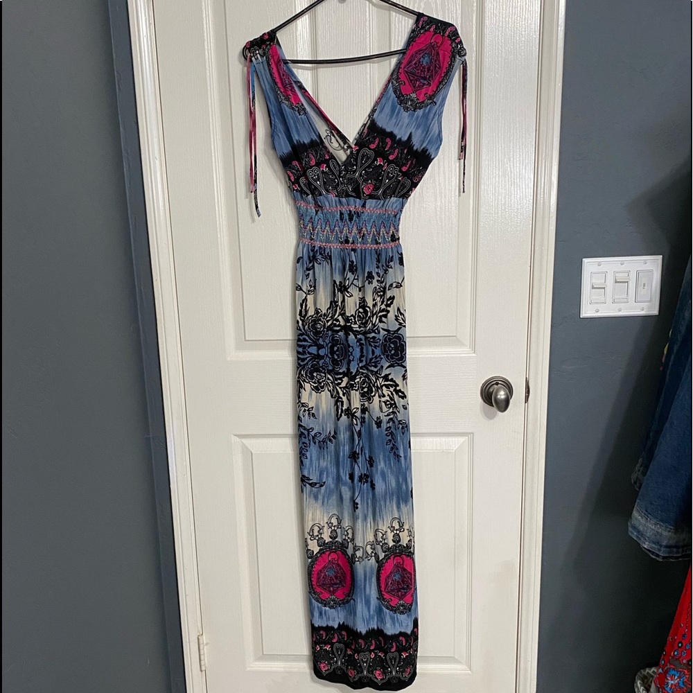 Maxi dress size medium